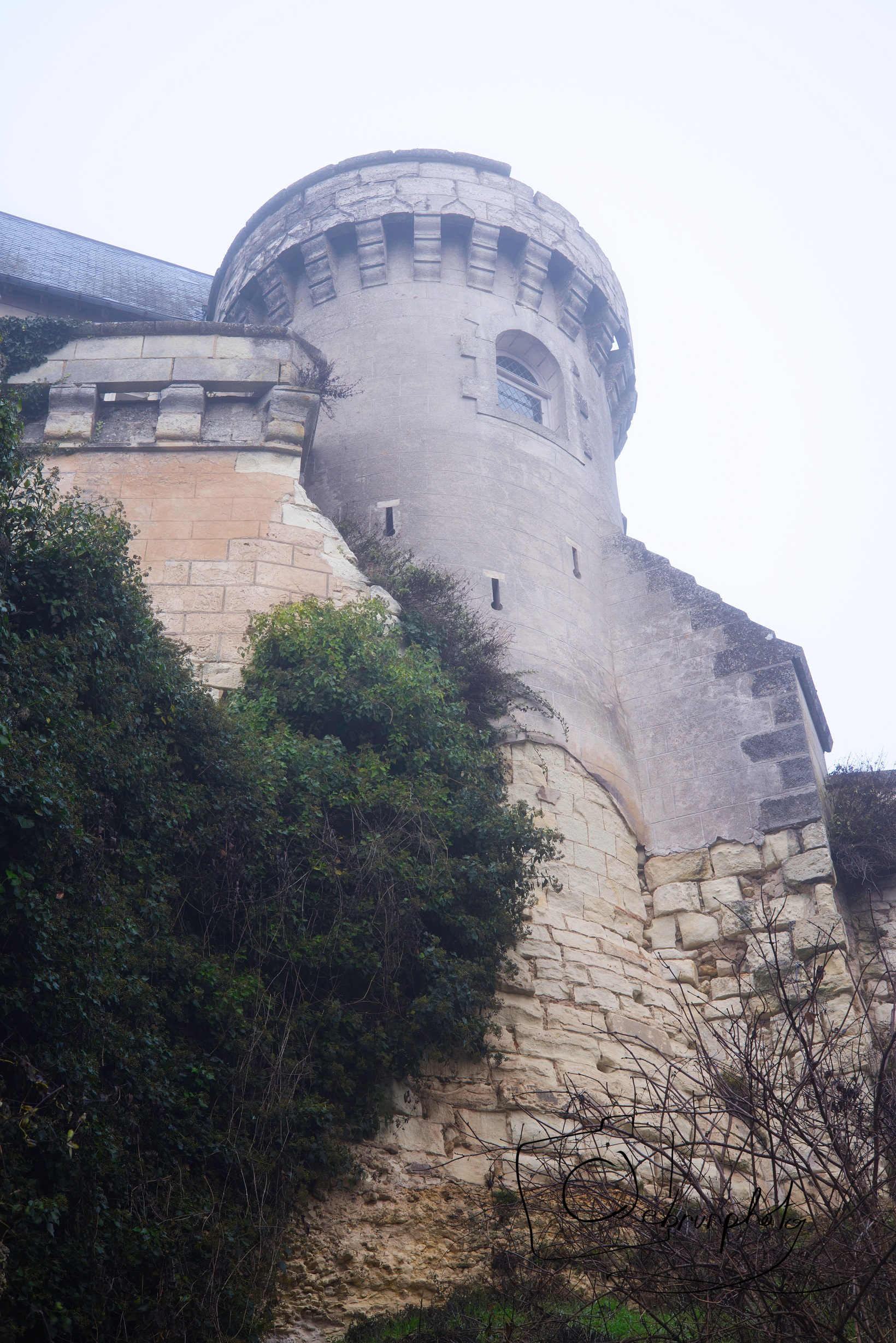 PALLUAU SUR INDRE  tour du château